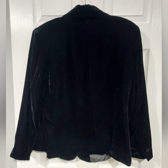 JM Collection Black Velvet 3 Button Front Long Sleeve Blazer in Size 14W - Picture 8 of 13
